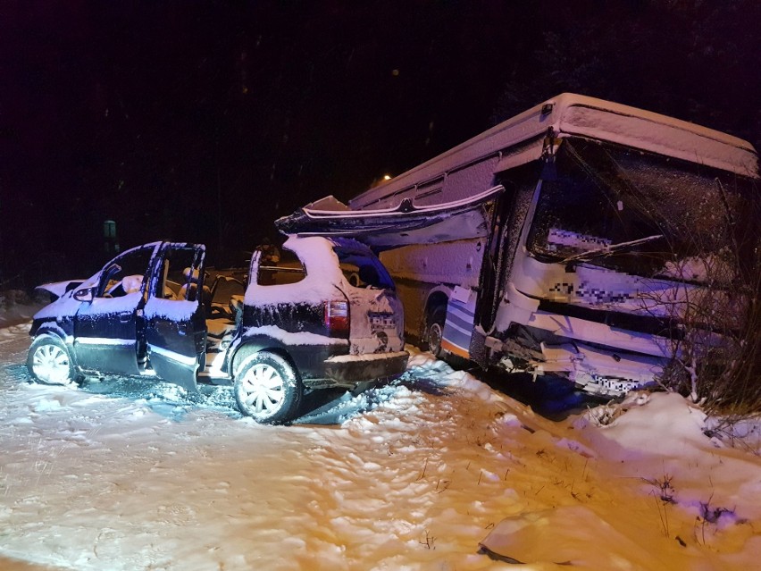 Tragiczny wypadek w Nałęczowie w powiecie koneckim. Dwie osoby nie żyją