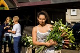 Tysiąc kwiatów dla mieszkańców - tak kwiaciarze podziękowali za wsparcie [zdjęcia i wideo]