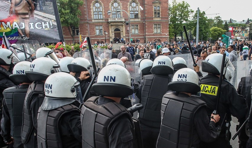 Do zamieszek doszło w sobotę, 21 maja 2016 roku podczas...