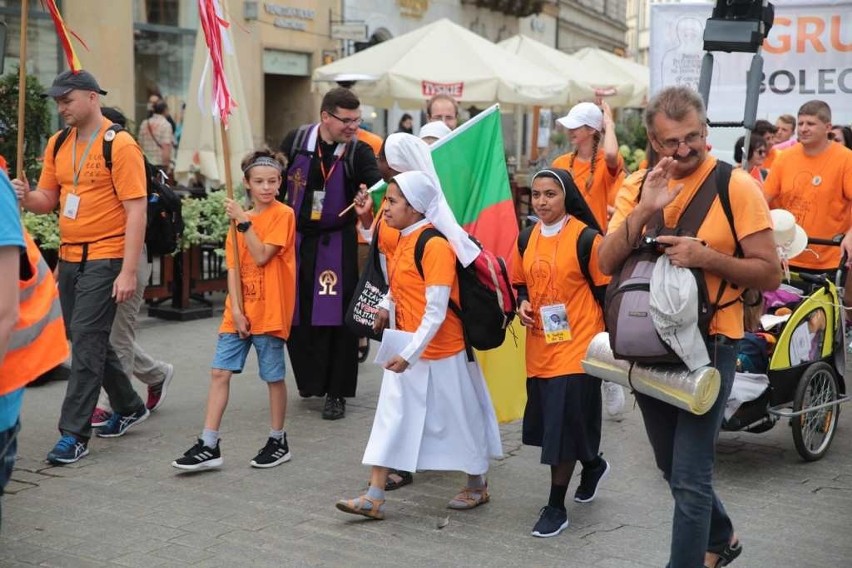 Kraków. Pielgrzymi tłumnie ruszyli na Janą Górę [ZDJĘCIA]