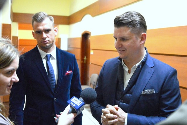 Wszystko wskazuje na to, że Jakub Meresiński (z lewej) nie zostanie właścicielem Korony - dowiedzieliśmy się nieoficjalnie. Z prawej Marek Citko.