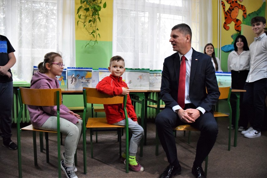 Narodowy Program Rozwoju Czytelnictwa w województwie podlaskim. Do bibliotek w szkołach i przedszkolach trafi ponad milion złotych