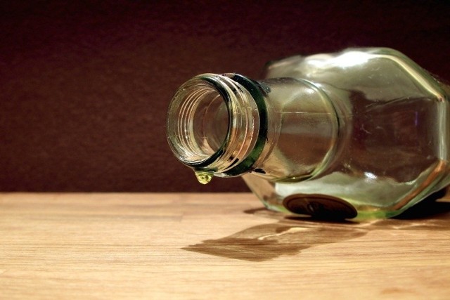 W całym kraju zabezpieczono 120 tys. butelek alkoholu pochodzącego z Czech.