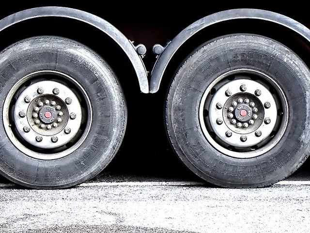 Od początku roku drastycznie wzrosła liczba kradzieży paliwa z ciężarówek w Słupsku i okolicach.