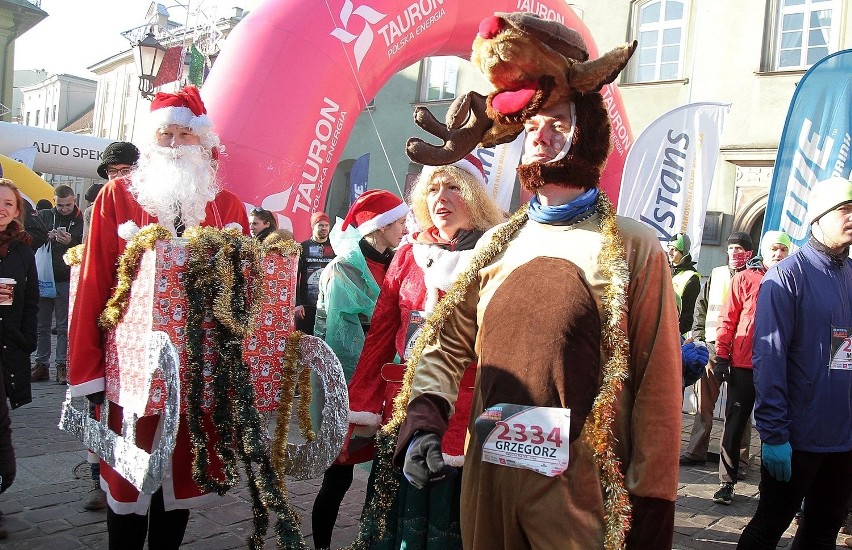 Bieg Sylwestrowy 2016 w Krakowie. Zobacz najciekawsze stroje...