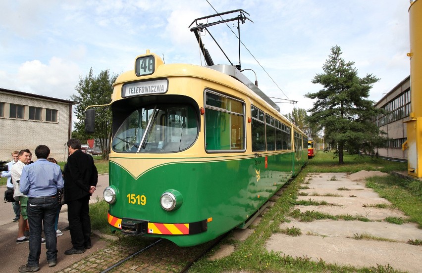 MPK Łódź kupiło 52-letnie tramwaje. W czwartek wyjadą na trasę do Ozorkowa [ZDJĘCIA+FILM]