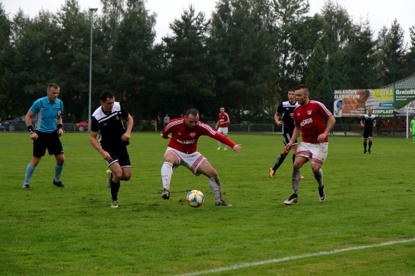 Piast Tuczempy pokonał u siebie KS Wiązownica 1:0....