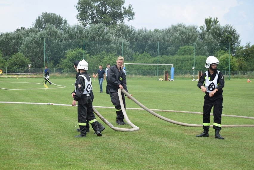 Bosutów i Poskwitów to najlepsze drużyny strażackie w powiecie krakowskim. Zawody sportowo-pożarnicze [ZDJĘCIA]