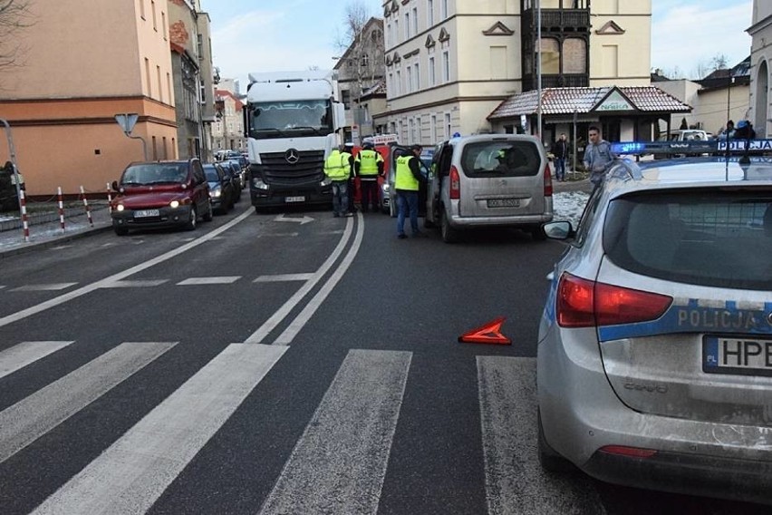 Nie żyje mężczyzna potrącony przez ciężarówkę 