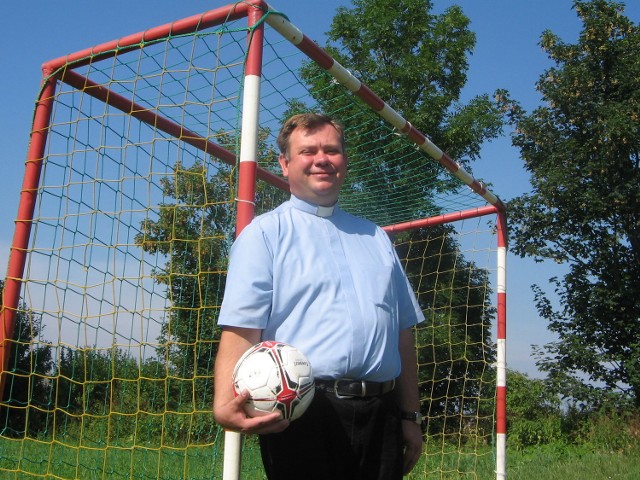Ksiądz Piotr Kociniewski, były sędzia piłkarski