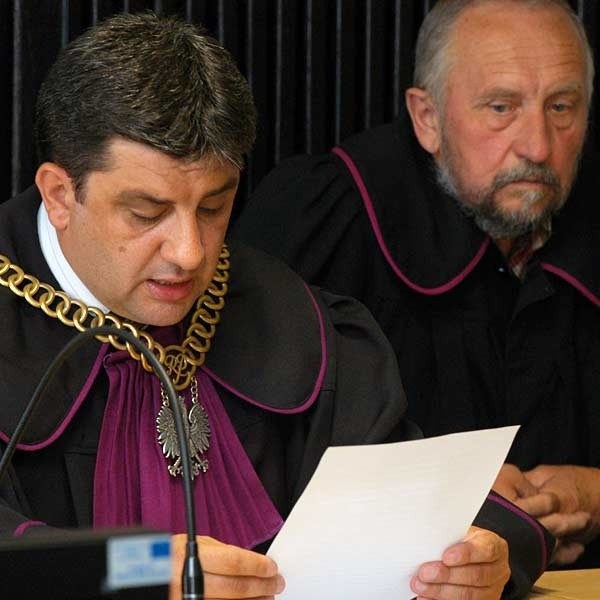 Sędzia Janusz Szarek wygłosił wyrok pod nieobecność trójki oskarżonych.
