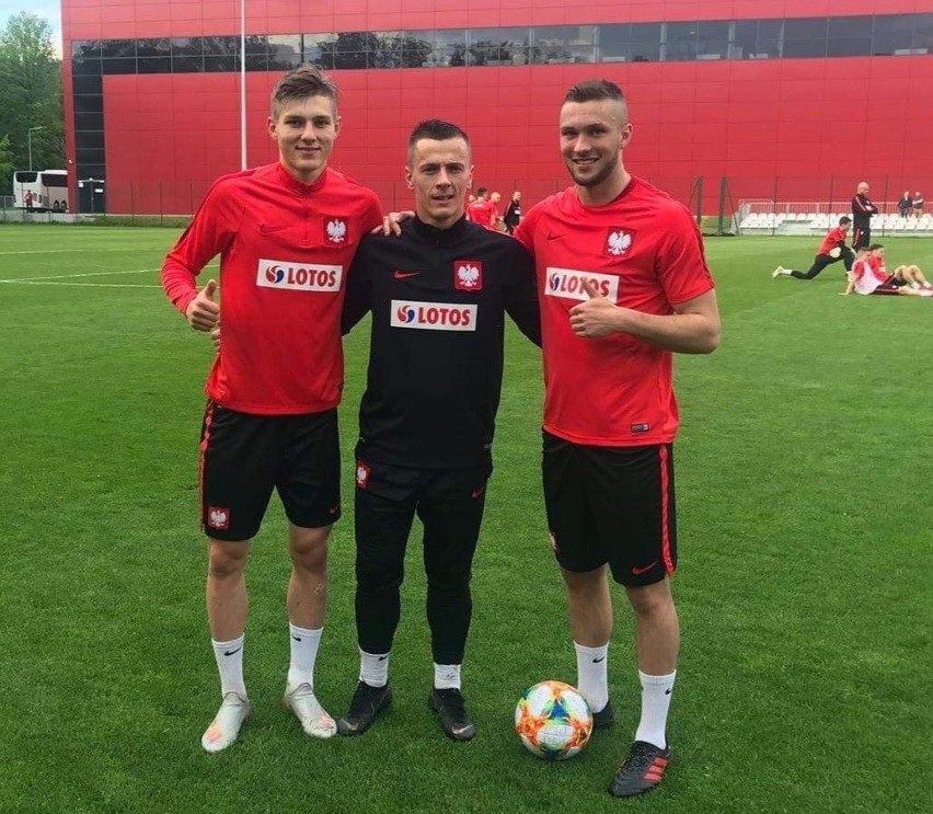 Portowcy w kadrze U20 (od lewej): Adrian Benedyczak,...