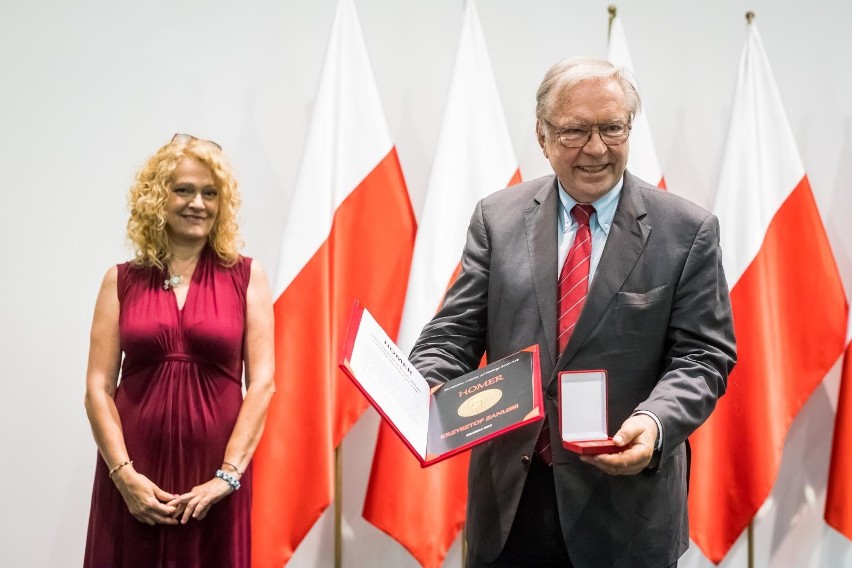 Krzysztof Zanussi w Bydgoszczy pierwszym Polakiem, który odebrał Europejski Medal Poezji i Sztuki HOMER [zdjęcia]