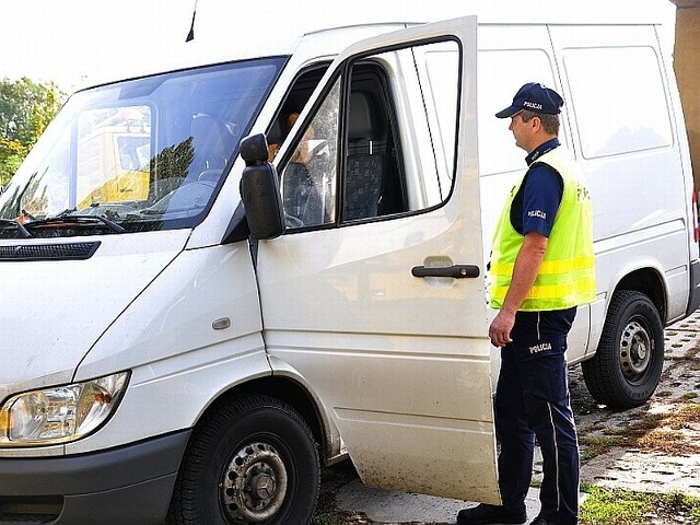 Skradzionego w Niemczech mercedesa sprintera zatrzymali policjanci z Sulęcina i Gorzowa.