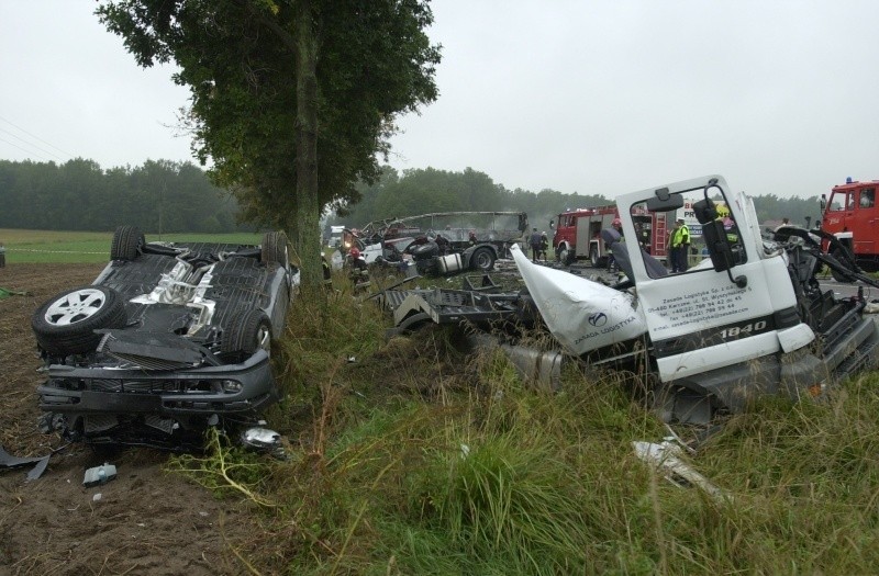 Absurd! 2 lata czekali na dokument od urzędników. W tej katastrofie zginęli młodzi ludzie [FOTO]