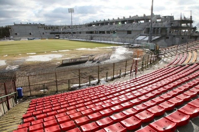 Stadion miejski czeka na dokończenie budowy