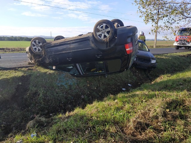 Na trasie między Złotoryją a Legnicą zderzyły się 4 samochody osobowe.