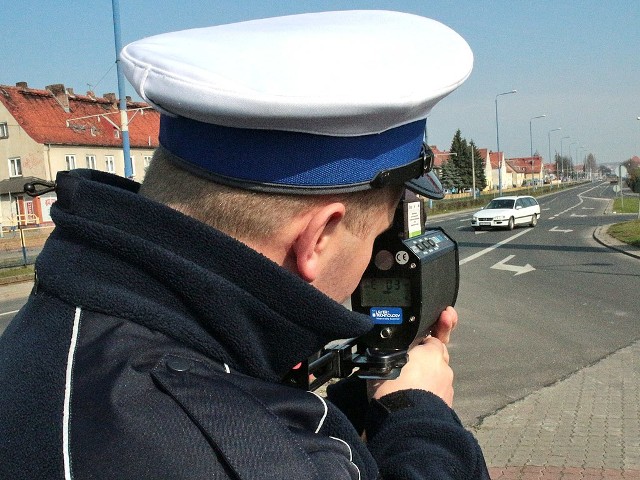 Na ulicy Chełmińskiej kierowców kontrolował  Piotr Kościński