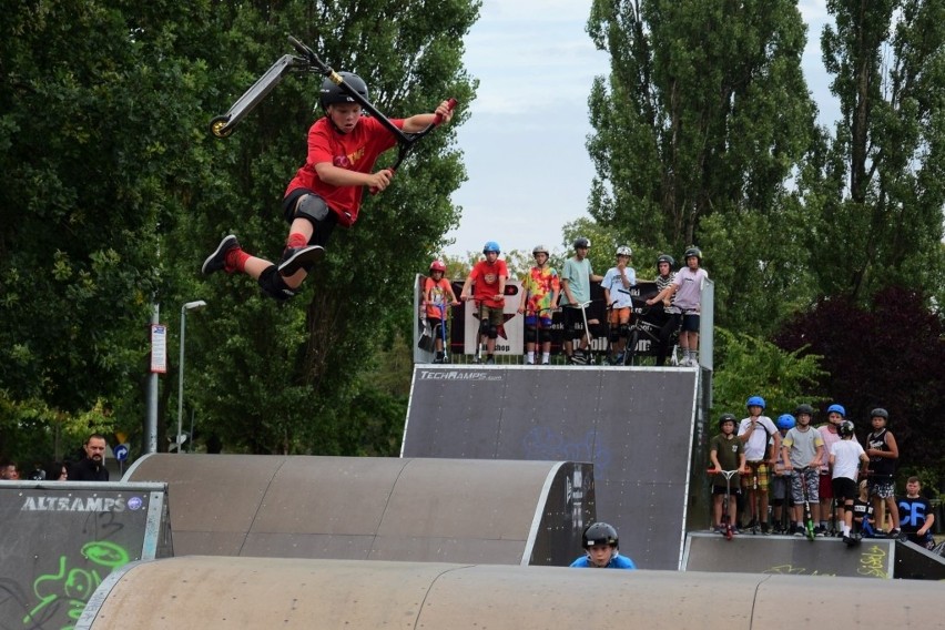 W Skate Parku u zbiegu ulic Świętokrzyskiej, Staszica i...