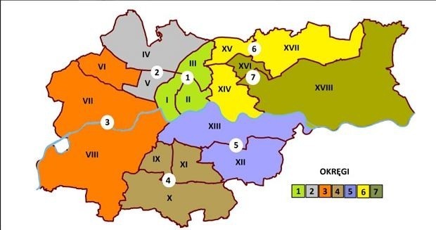 Na mapie - rożnymi kolorami - zaznaczone są okręgi wyborcze, na bazie których miałyby zostać wyznaczone nowe dzielnice 