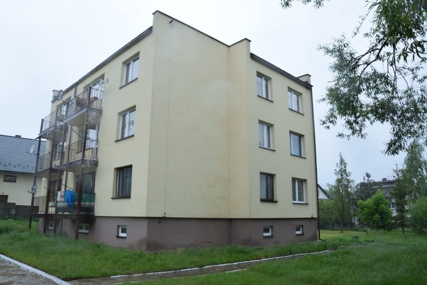 Oddział Krajowego Ośrodka Wsparcia Rolnictwa w Kielcach przekazał mieszkania byłym pracownikom PGR