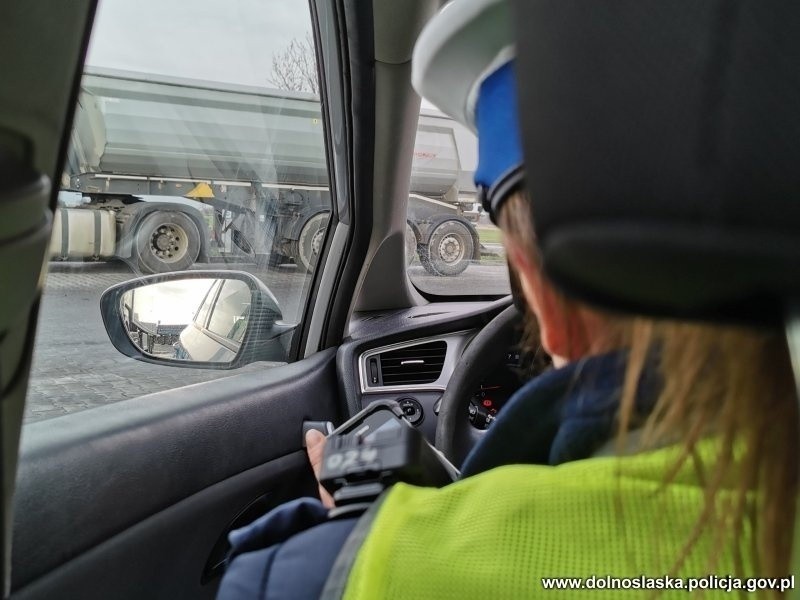 Działania dolnośląskich funkcjonariuszy na autostradzie A4....