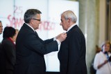 Damian Sierant przewodniczący Rady Powiatu Staszowskiego odznaczony przez Prezydenta Polski
