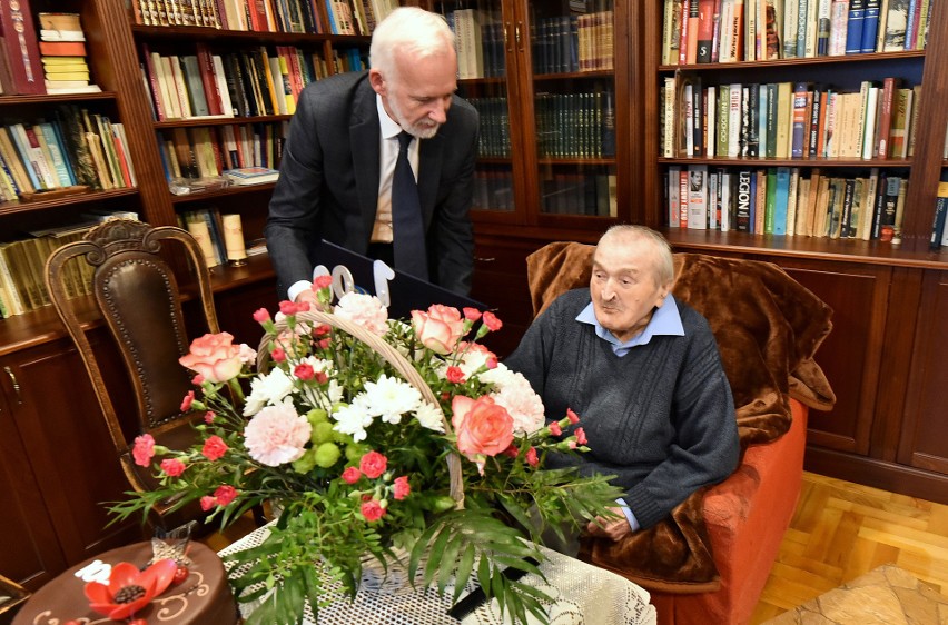 Pan Stefan Głód z Tarnobrzega urodził się w Boże Narodzenie. 100 lat temu! (ZDJĘCIA)