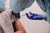 Nowy Sącz. Punkt szczepień masowych odwołuje wizyty. Pacjenci zapisani na szczepienie są zaniepokojeni 