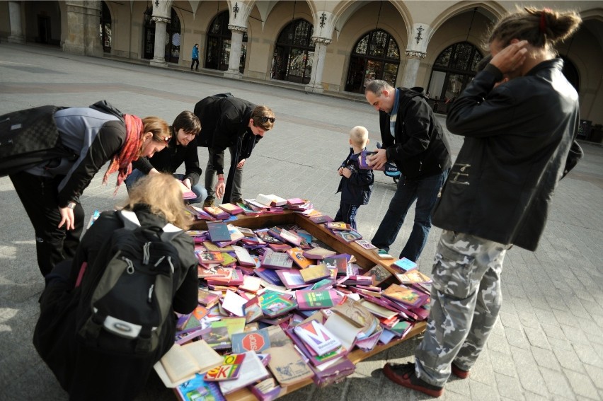 Gdzie w Krakowie oddać niechciane książki? Oto kilka propozycji