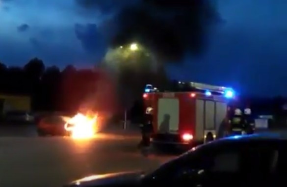 Pożar samochodu w Czerwionce-Leszczynach na parkingu...