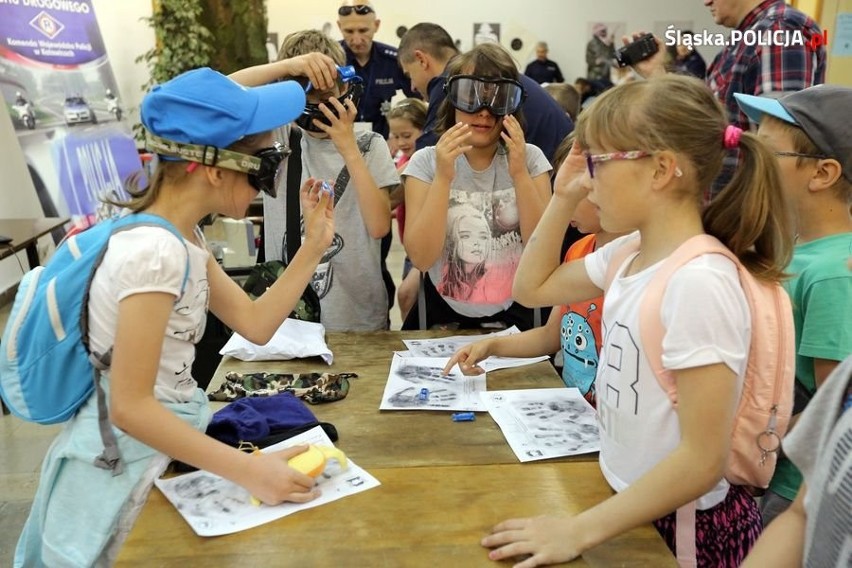 Dzieci świętowały swój dzień w Komendzie Wojewódzkiej Policji w Katowicach ZDJĘCIA