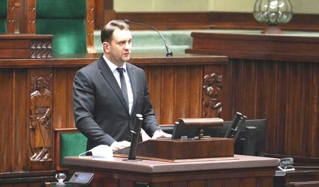 Jako przykład wspólnotowego działania minister podał przykładLitwy i Łotwy, których parlamenty jednogłośnie podjęły decyzjeo działaniach zaradczych na wschodniej granicy