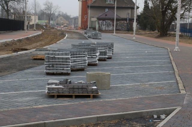 Powoli wyłaniają się kształty w centrum przesiadkowym