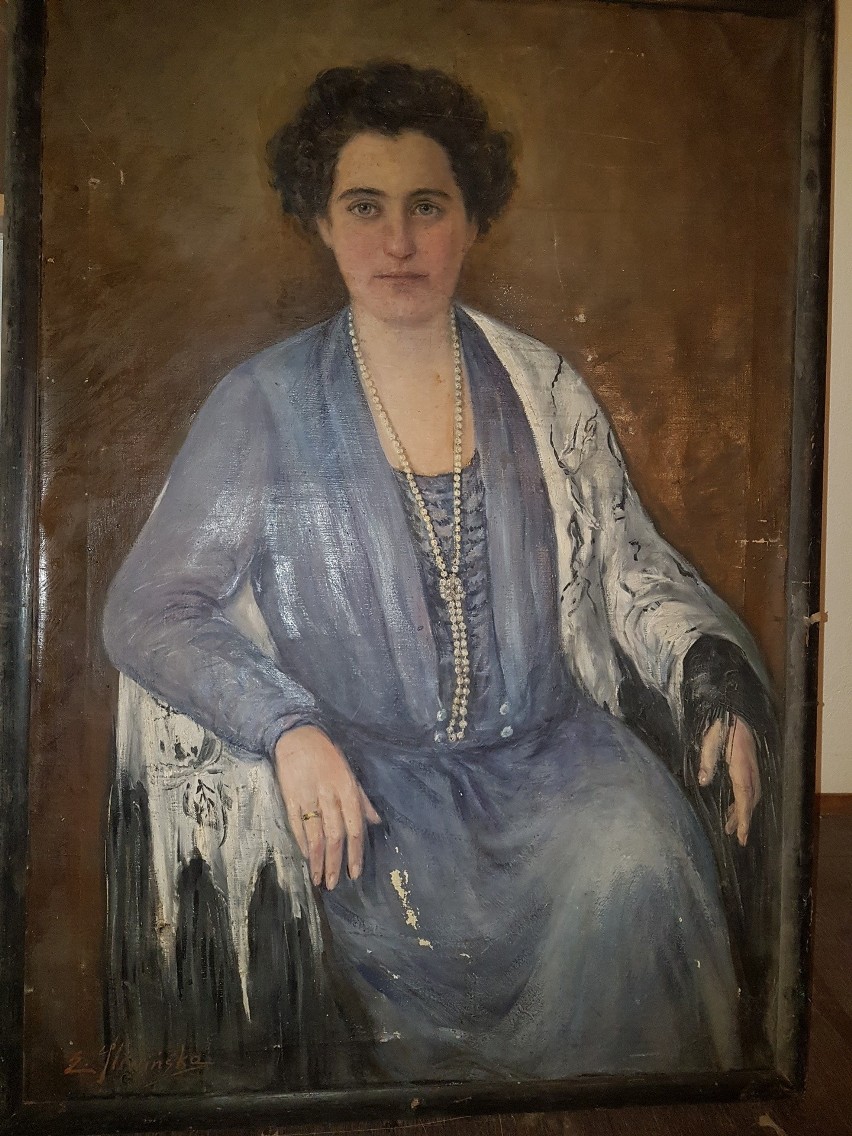 Ten portret nieznanej kobiety, namalowany przez Elżbietę...