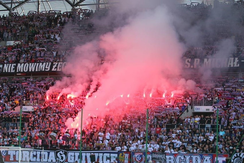 Pseudokibice Górnika Zabrze oskarżeniu o dokonanie 93...