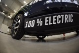 Już osiem tysięcy samochodów elektrycznych z dofinansowaniem, a prawie co drugi Polak wyraża zainteresowanie kupnem auta z eko napędem