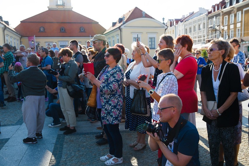 Podlaska Oktawa Kultur 2017. Kolorowa parada na Rynku...