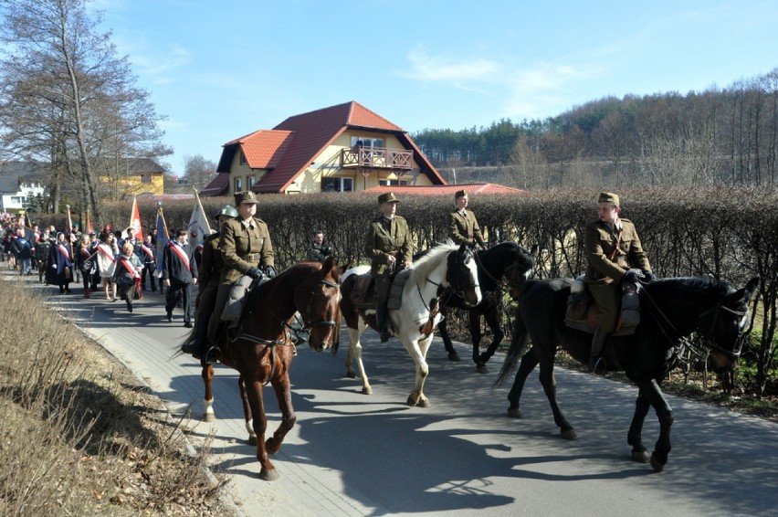 Gołubie, powiat kartuski: Obchody 70. rocznicy śmierci Józefa Dambka [ZDJĘCIA]