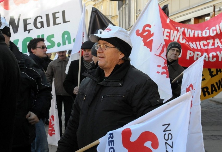 Pikieta "Solidarności" w obronie zwolnionego pracownika