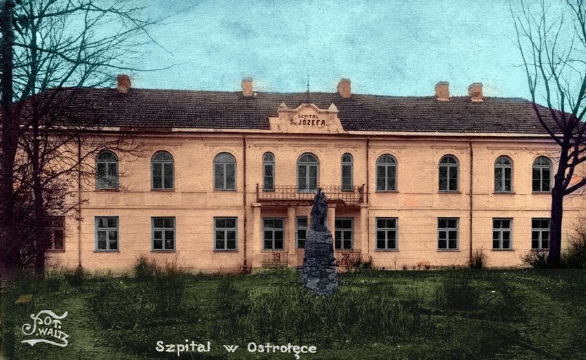 Pokolorowana pocztówka z 1938 r. Szpital w Ostrołęce...