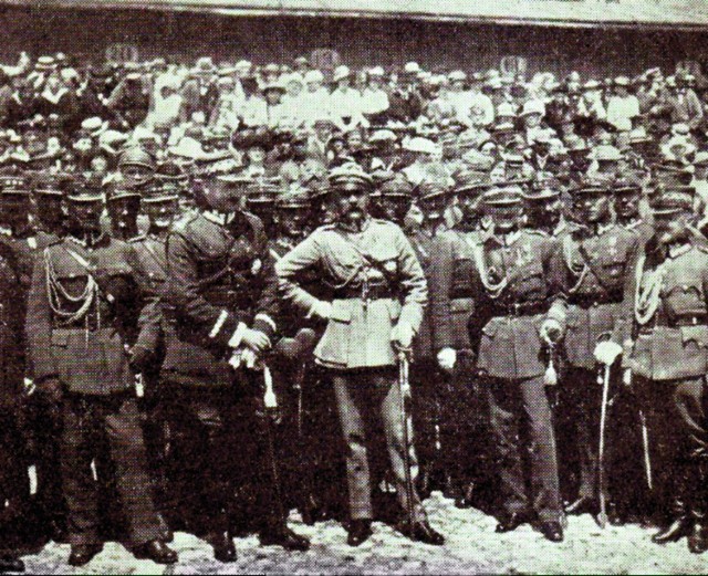 Marszałek Józef Piłsudski na spotkaniu z oficerami 66. Pułku Piechoty w Toruniu, w 1921 roku.