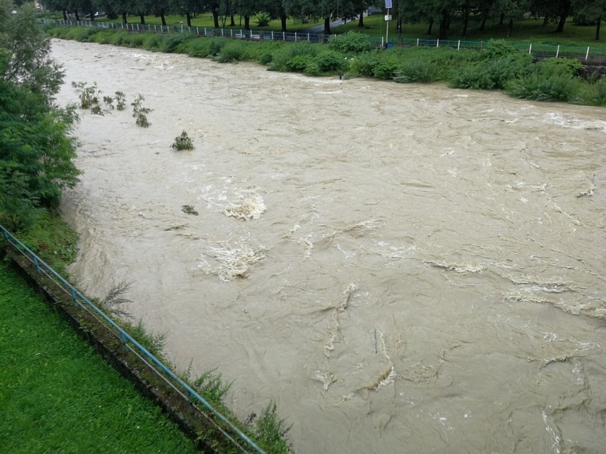 Przekroczone stany alarmowe na Dunajcu i Kamienicy. Najwyższy stopień zagrożenia