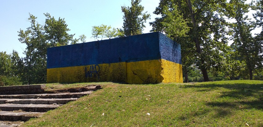 Kraków. Cokół po Koniewie teraz jak Hyde Park. Co dalej z tym miejscem po 30 latach od demontażu pomnika?