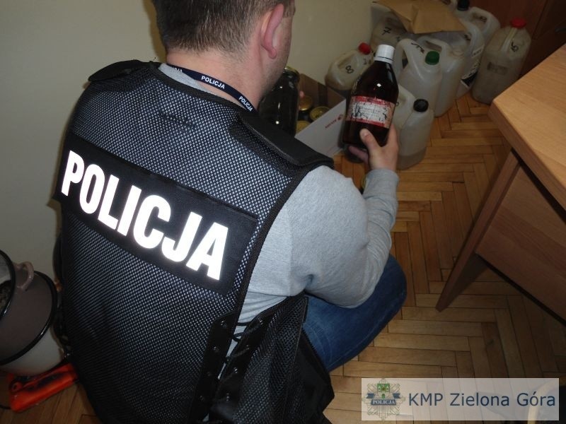 Zielonogórska policja zatrzymała pięć osób podejrzanych m....