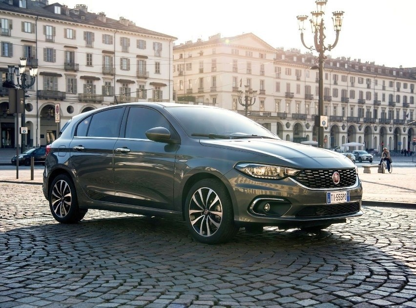 Fiat Tipo drugiej to popularny model samochodu osobowego,...