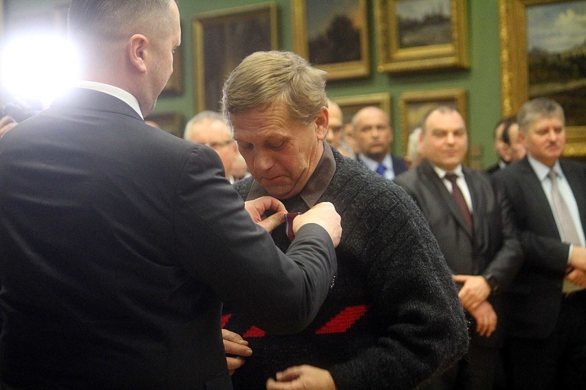 Honorowi dawcy krwi wyróżnieni przez prezydenta (FOTO)