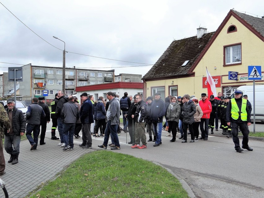 Protest mieszkańców. Przez cztery godziny blokowali drogę 