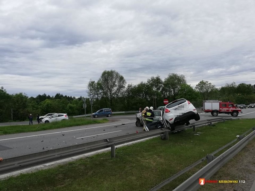 Wypadek w Mogilanach. Na zakopiance dwie osoby zostały ranne