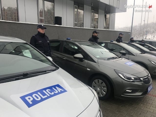 Nowe radiowozy bielskich policjantów